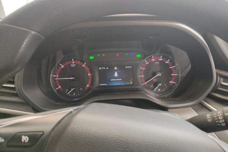 Used SAIC MAXUS Xintu V90 2021 2.0T Automatic Zhiyun King Rear-Drive Single-Tire Long Wheelbase High-Roof 7-Seater
