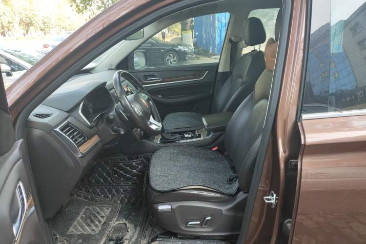 Used Roewe RX8 2018 30T Smart Connectivity All-Wheel Drive Supreme Edition