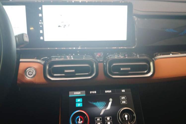 Used JETOUR Shanhai Shanhai L7 2024 1.5T 120km ULTRA 7-Seater
