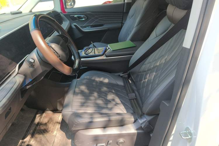 Used SAIC MAXUS G90 2024 2.0T Starlight Seven-Seater