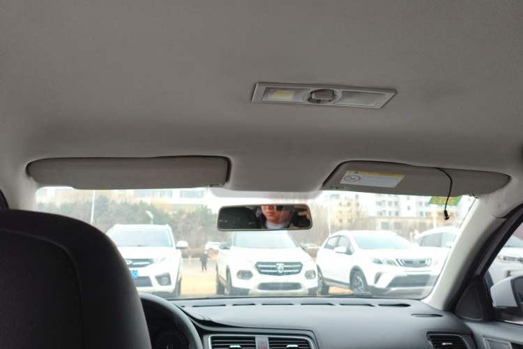 Used Volkswagen Gran Lavida 2015 1.6L Automatic Fashion Edition Headliner