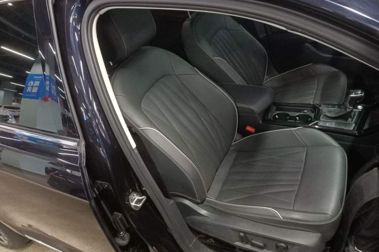 Used Volkswagen Passat 2022 330TSI Starry Luxury Edition
