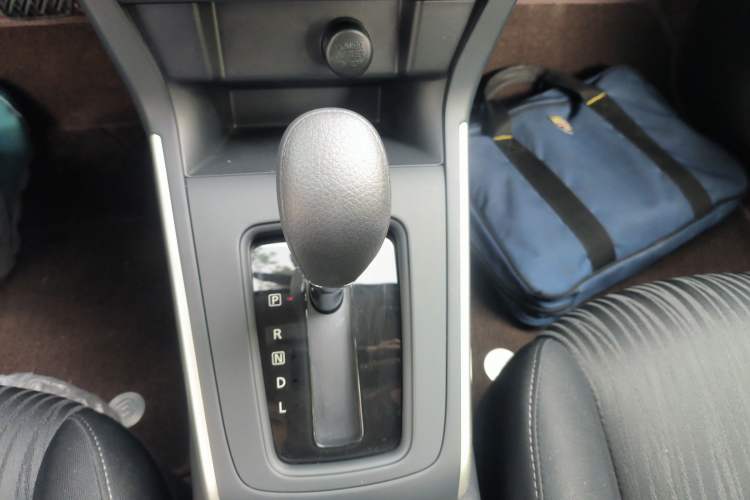 Used Nissan Sylphy 2024 Facelifted Three Classic 1.6XE CVT Comfort Edition Gear Lever