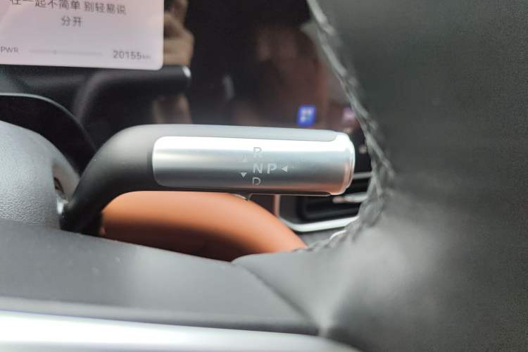 Used Hima AITO M9 2025 Extended-Range Max Version 52 kWh 6-Seater Edition Gear Lever