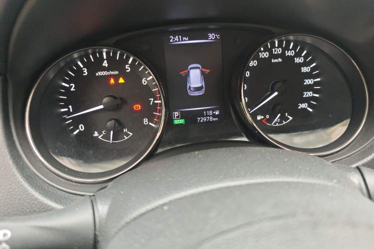 Used Nissan X-Trail 2017 2.0L CVT Comfort Edition 2WD Odometer Close Up