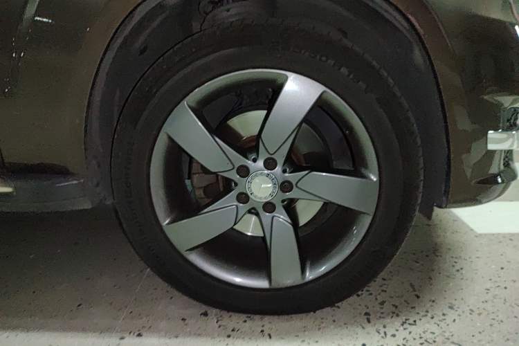 Used Mercedes-Benz GLK-Class 2013 GLK 300 4MATIC Dynamic Sunroof Model