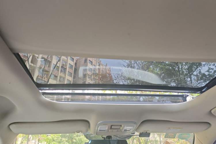 Used Geely Auto Emgrand X7 Sport 2016 1.8TD Automatic Smart Connectivity Version Headliner