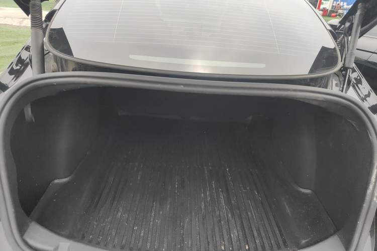 Used Tesla Model 3 2022 Rear-Wheel-Drive Version Trunk