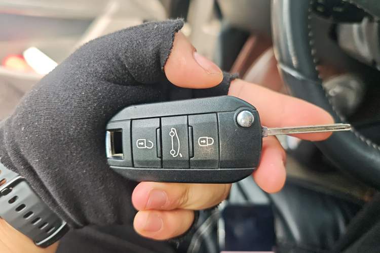 Used Peugeot 408 2014 1.8L Automatic Luxury Edition Vehicle Key