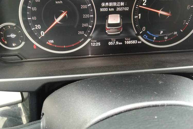 Used BMW X5  Odometer Close Up