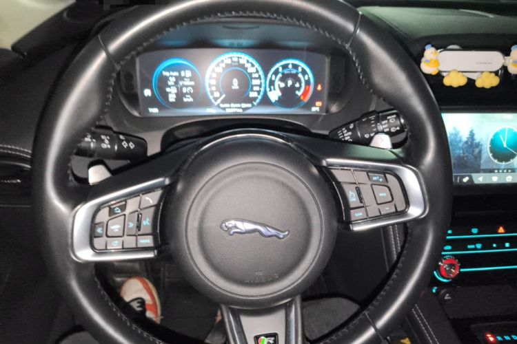 Used Jaguar F-PACE 2018 Restyled 2.0T All-Wheel-Drive R-Sport Sport Edition Steering Wheel