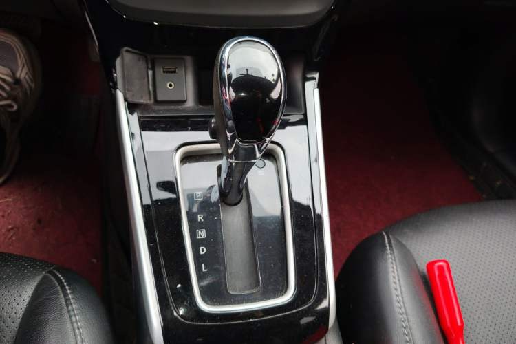 Used Nissan Sylphy 2016 1.6 XL CVT Luxury Edition Gear Lever