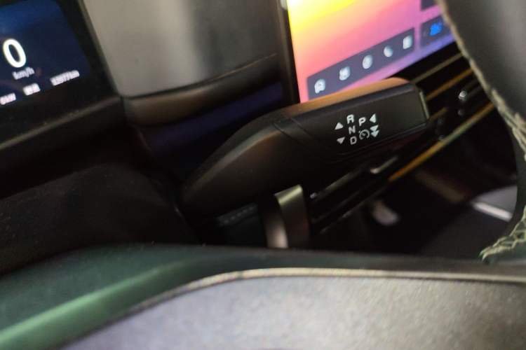 Used Chery Fulwin X3 Plus 2025 Model 501 Four-Wheel Drive Smart Leading Edition Gear Lever