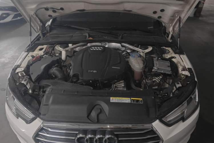 Ojetý Audi A4L 2018 30th Anniversary Edition 40 TFSI Trendy Model
