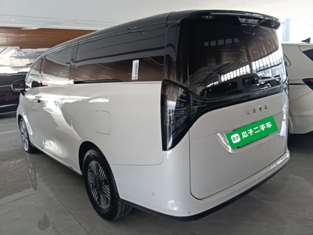 Geely Galaxy LEVC L380 2025 570 km Excellence Edition — снимка 4