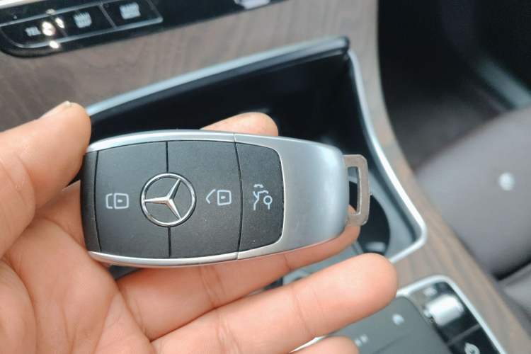 Used Mercedes-Benz GLC 2022 GLC 260 L 4MATIC Luxury Model Vehicle Key