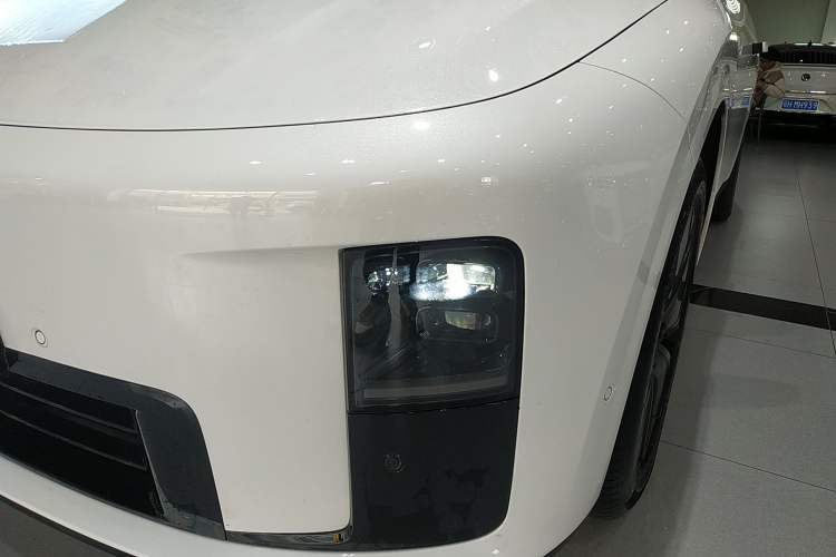 Used Li Auto i8 2025 Model Standard Version
