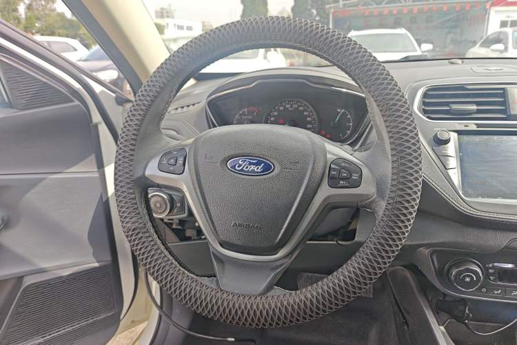 Used Ford Escort 2017 Happiness Edition 1.5L Automatic Fashion Version