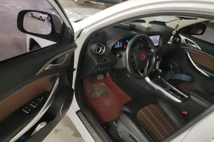 Used BYD Song 2017 Gaishe Upgrade Edition 1.5TID Automatic Elite Model
