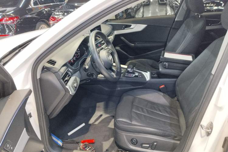 Used Audi A4L 2018 30th Anniversary Edition 40 TFSI Fashion Model