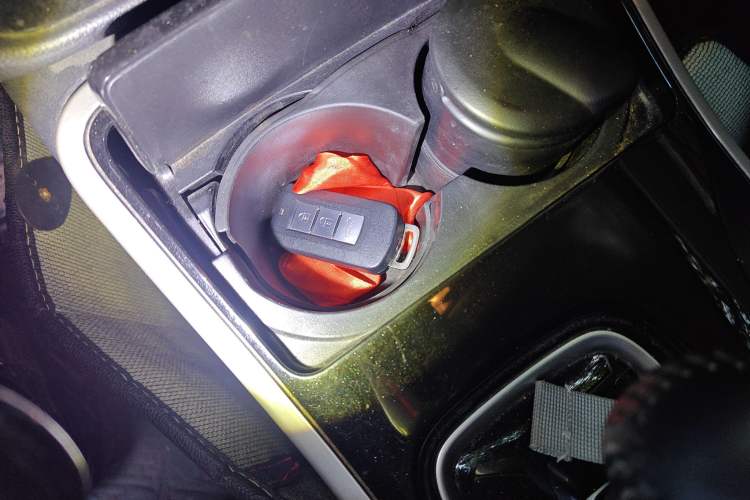 Used Mitsubishi Outlander 2019 2.4L 4x4 Zhi Xiang Edition 5 Seats China V Emission Standard
