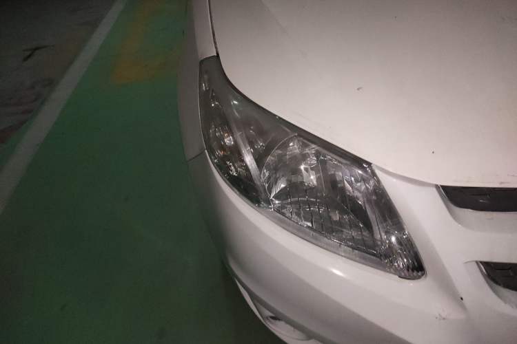 Used Chevrolet Sail 2013 Sedan 1.2L Manual Warm Edition Right Front Headlight