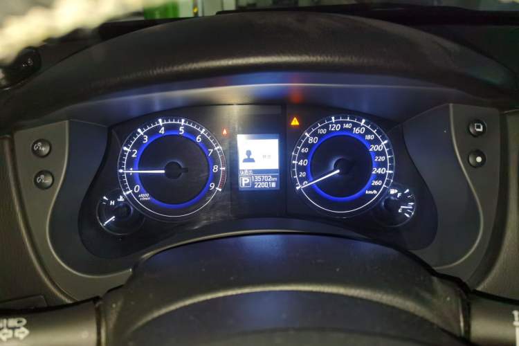 Used Infiniti QX50 2015 2.5L Comfort Edition Instrument Cluster