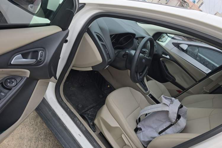 Used Ford Focus 2017 Sedan 1.6L Automatic Comfort Plus SmartDrive Edition