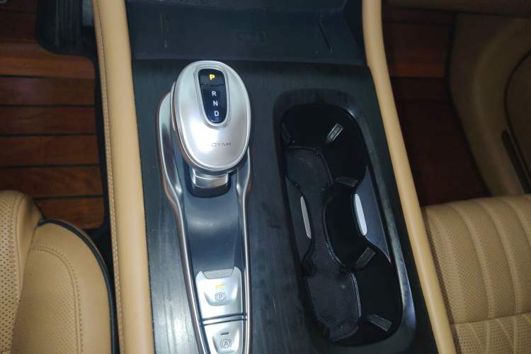 Used VOYAH Dream 2022 Low-Carbon Edition Dream+ Smart Enjoyment Package Gear Lever