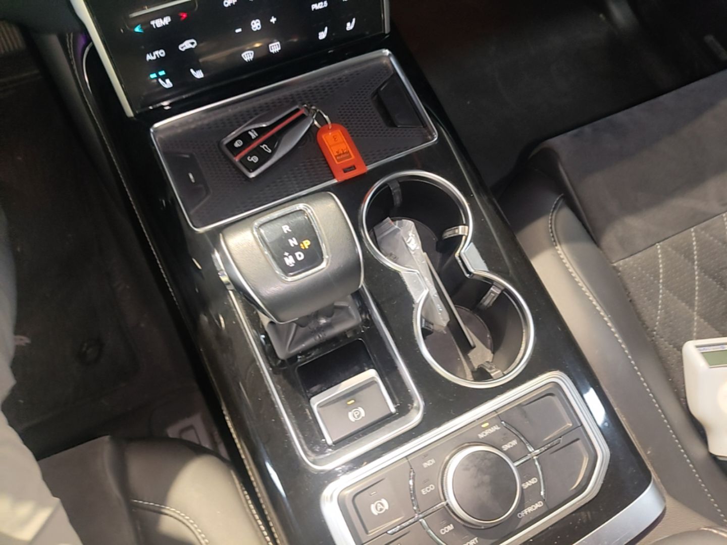 Hongqi HS7 2022 3.0T Automatic All-Wheel Drive ZhiLian Flagship Edition Five Seats — снимка 16