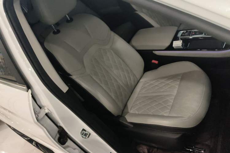 Used JETOUR X70 2023 Zhuge 2.0T DCT Kongming 5-Seater