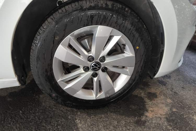 Used Volkswagen Polo 2021 Plus 1.5L Automatic Panoramic Enjoyment Edition Right Front Wheel Hub