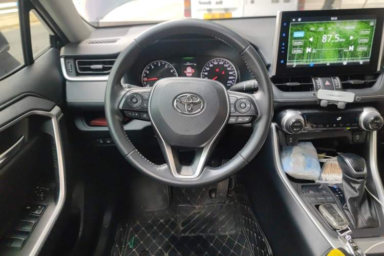 Used Toyota Wildlander 2022 2.0L CVT Two-Wheel Drive Luxury PLUS Edition Steering Wheel