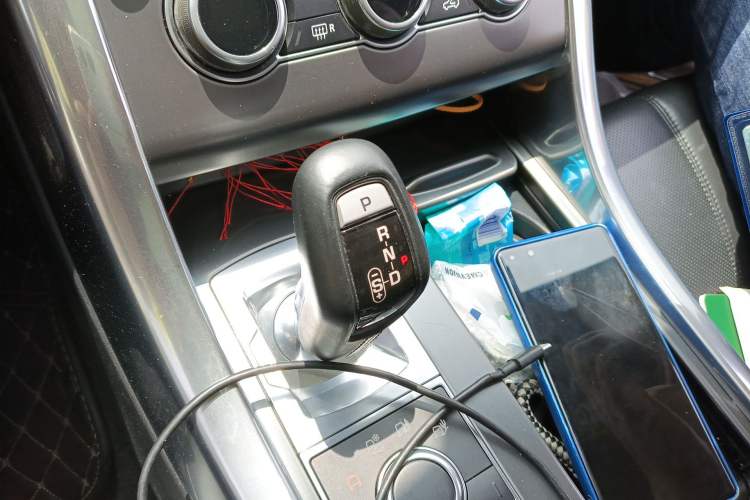 Used Land Rover Range Sport 2017 3.0 SC V6 SE Gear Lever