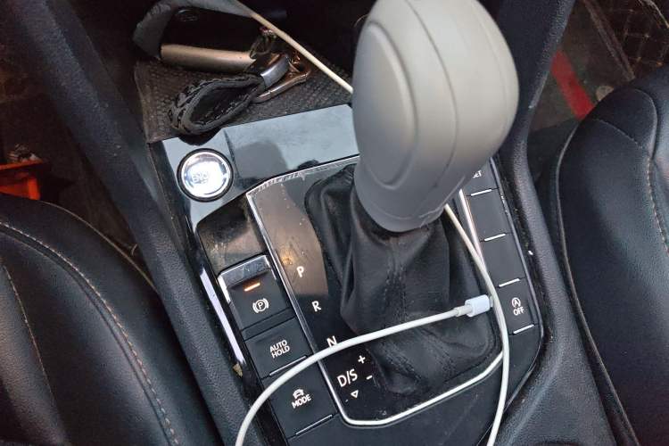 Used Volkswagen Tharu 2021 280TSI Two-Wheel-Drive Luxury Edition Gear Lever