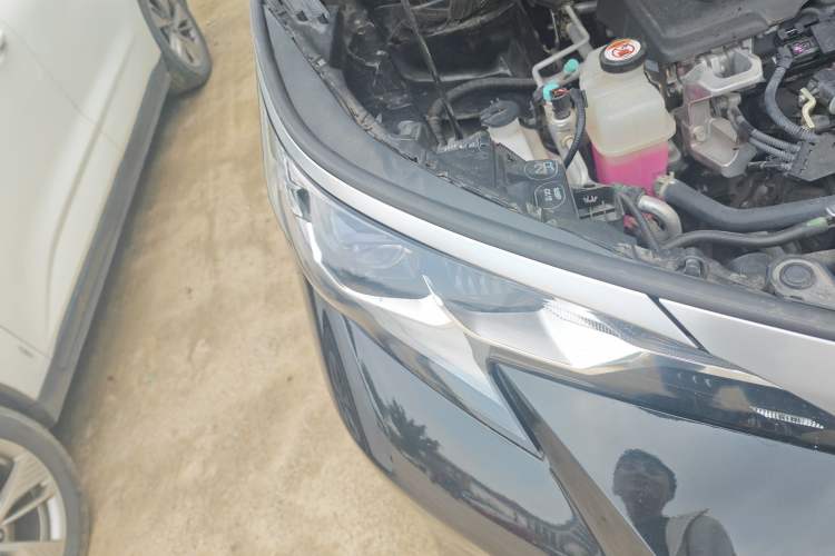 Used Toyota SIENNA 2023 2.5L Hybrid Deluxe Edition Right Front Headlight