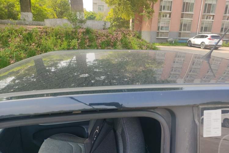 Used Chery QQ Ice Cream 2022 170km Sundae Phosphate Lithium-Ion Roof