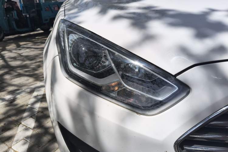 Used Ford Escort 2017 Revised Version 1.5L Automatic Comfort Edition Right Front Headlight