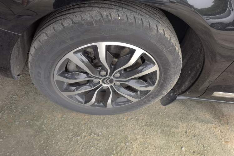 Used Citroen C5 2016 1.8T Automatic Luxury Model Left Front Wheel Hub