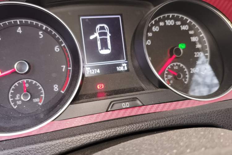 Used Volkswagen Golf 2017 1.6L Automatic Comfort Million-Vehicle Anniversary Edition