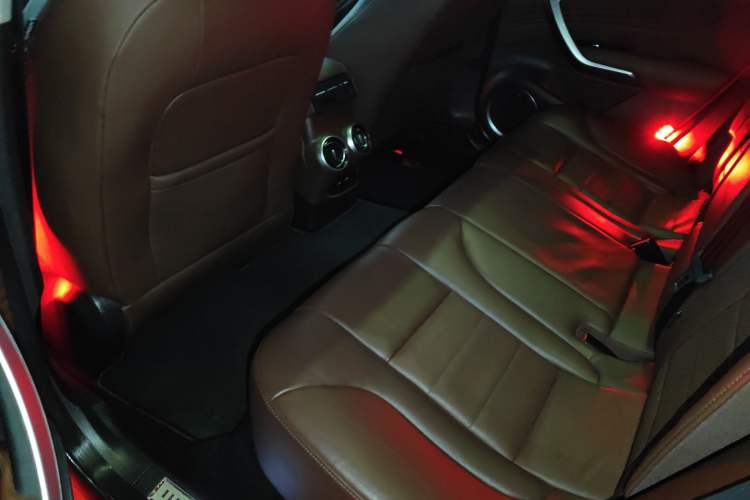 Used Wey VV7 2017 2.0T Flagship Model Left Rear Seat