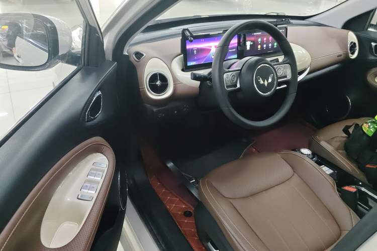 Used Wuling Bingo 2023 333 km Lingxi Connected+ Version
