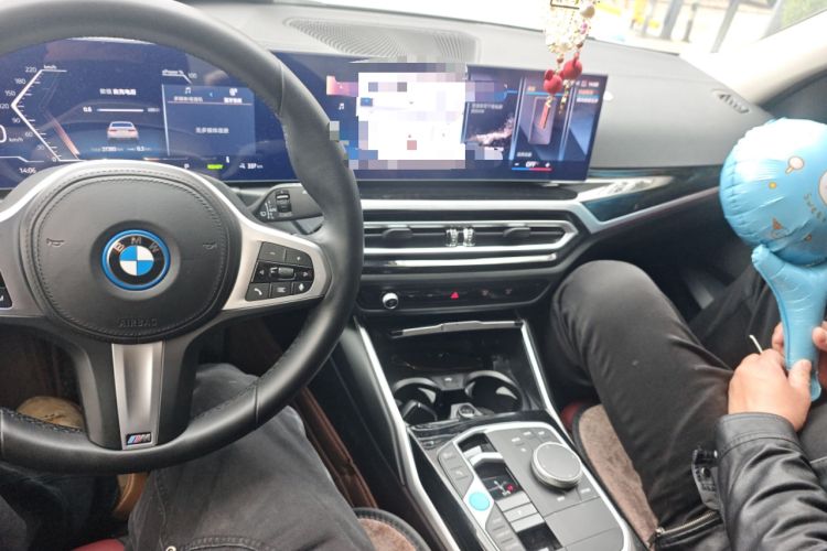 Used BMW i3 2023 eDrive 40 L Midnight Edition Audio And AC Panel