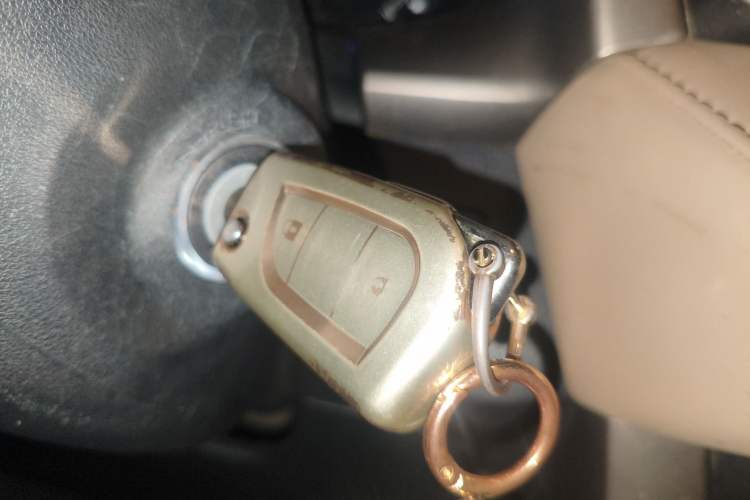 Used Toyota RAV4 2015 2.0L CVT Two-Wheel Drive Fashion Edition
