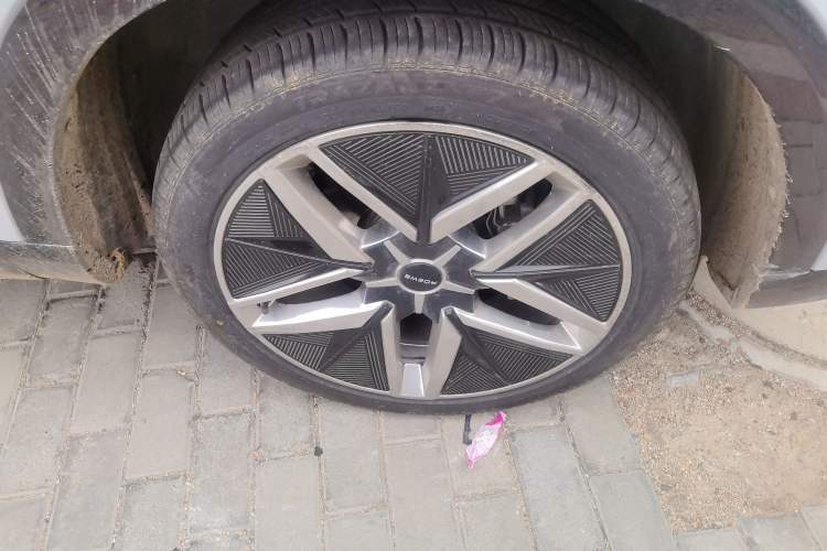 Used Roewe Jing 2022 2.0T Blue Whale Edition Right Front Wheel Hub