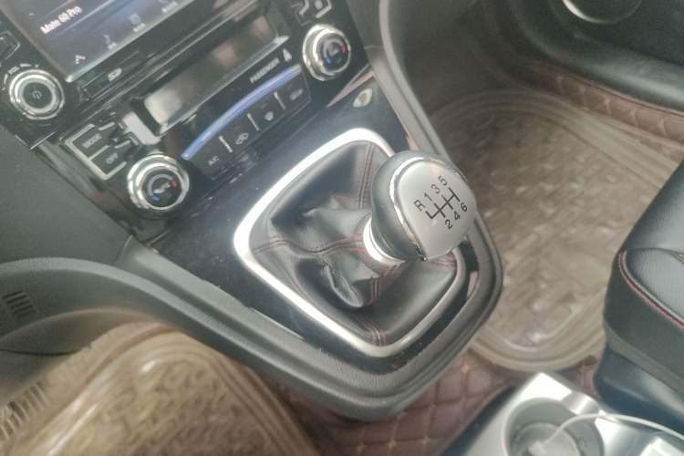 Used Haval H6 2013 Upgraded Model 1.5T Manual Two-Wheel Drive Elite Version