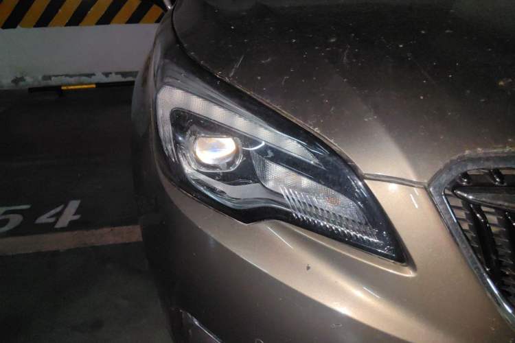 Used Buick Envision 2018 20T Two-Wheel Drive Luxury Model Right Front Headlight