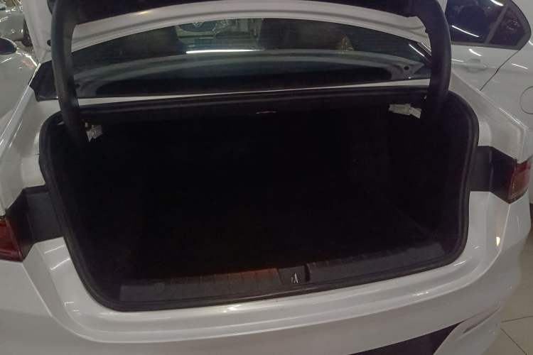 Used BYD Qin PLUS 2024 HONOR Edition DM-i 55KM Leading Model Trunk