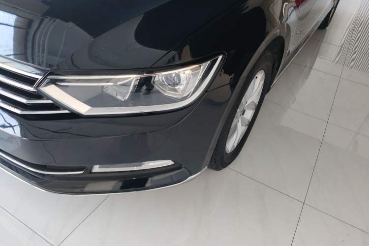 Used Volkswagen Magotan 2017 330TSI DSG Leading Model Left Front Headlight