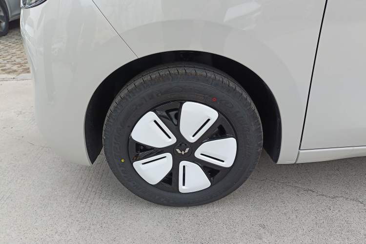 Used Wuling Hongguang MINIEV 2025 Four-Door Version Advanced Edition
